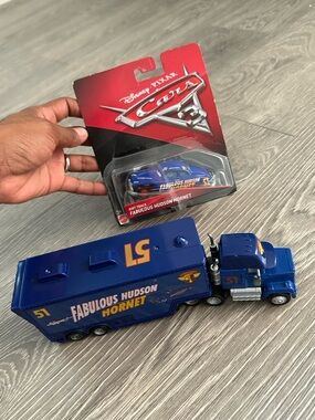 Disney Pixar Cars Hauler Truck #51 Fabulous Doc Hudson Hornet Blue Piston Cup